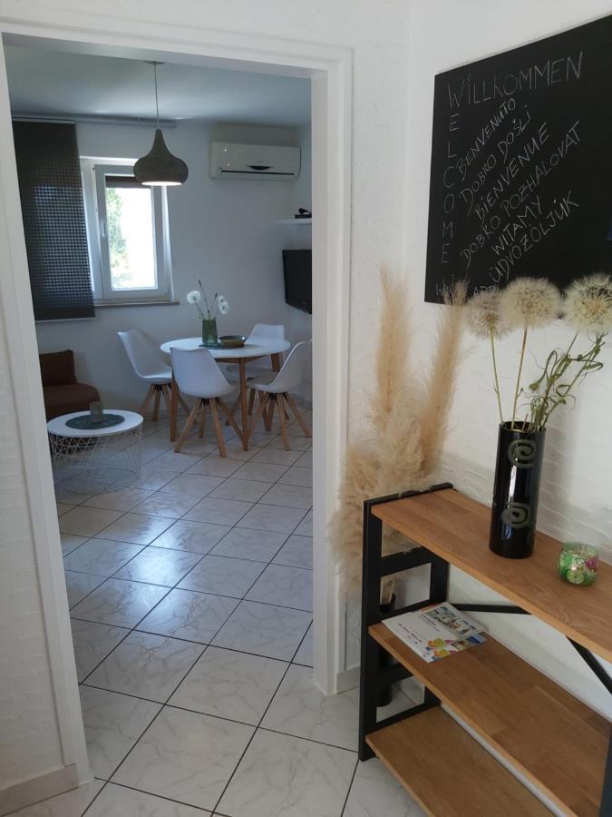 Ferienwohnung Mit 2 Schlafzimmer Oder Studio Apartment - Istrien-Fiorini 布罗托尼贾 外观 照片
