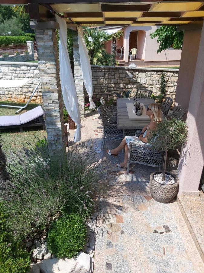 Ferienwohnung Mit 2 Schlafzimmer Oder Studio Apartment - Istrien-Fiorini 布罗托尼贾 外观 照片