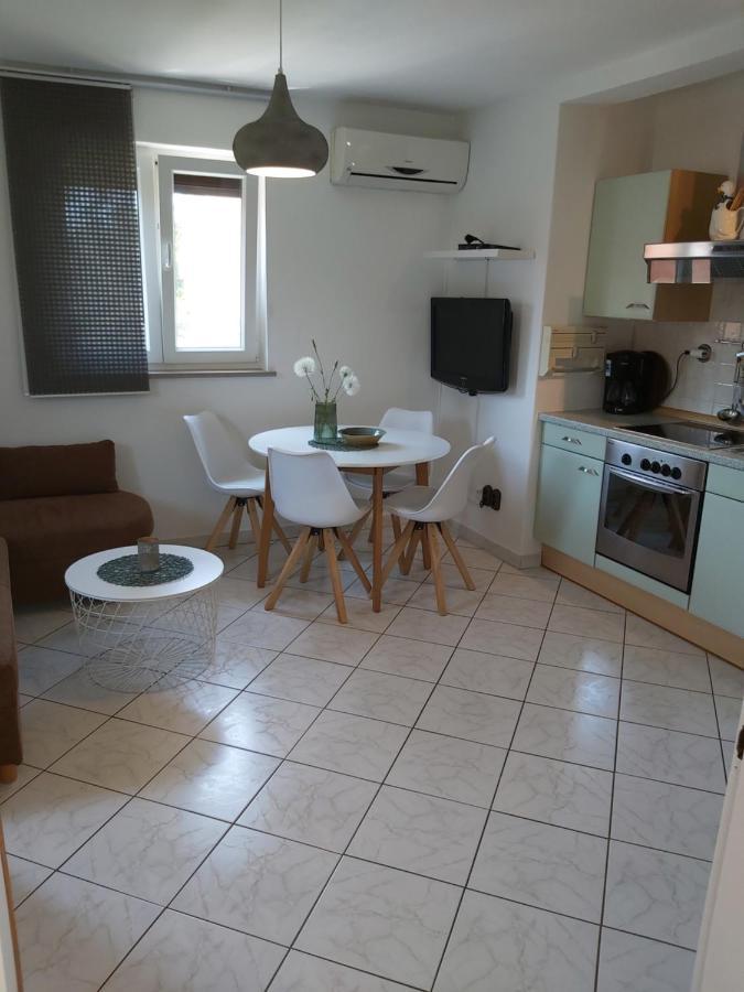 Ferienwohnung Mit 2 Schlafzimmer Oder Studio Apartment - Istrien-Fiorini 布罗托尼贾 外观 照片
