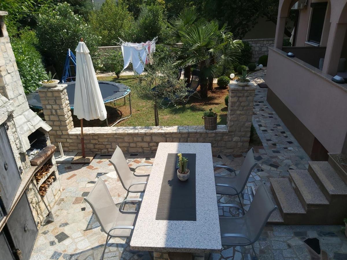 Ferienwohnung Mit 2 Schlafzimmer Oder Studio Apartment - Istrien-Fiorini 布罗托尼贾 外观 照片