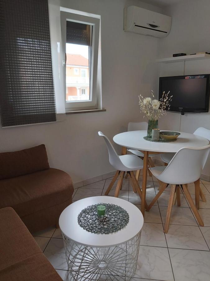 Ferienwohnung Mit 2 Schlafzimmer Oder Studio Apartment - Istrien-Fiorini 布罗托尼贾 外观 照片