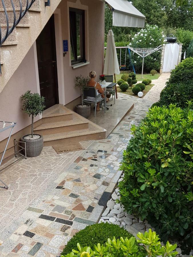 Ferienwohnung Mit 2 Schlafzimmer Oder Studio Apartment - Istrien-Fiorini 布罗托尼贾 外观 照片
